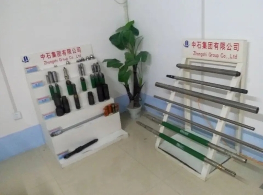 เทคโนโลยีพื้นผิวชุบแข็ง Barrel Downhole Rod Pump น้ำมันและก๊าซ