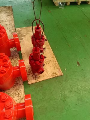 2000-15000 PSI ความดันการทํางาน ต้นไม้คริสต์มาสต์โกหก ประตูวาล์วหัวบ่อสําหรับอุปกรณ์สนามน้ํามัน