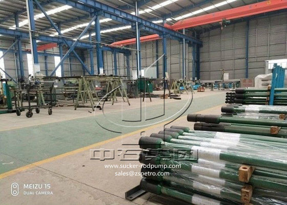 API Sucker Rod Well Pump ท่อกับวัสดุโลหะผสมเหล็ก Chrome Barrel B12-150